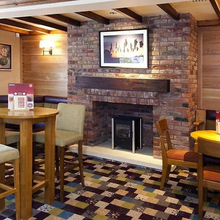 Premier Inn Гластонбері Екстер'єр фото