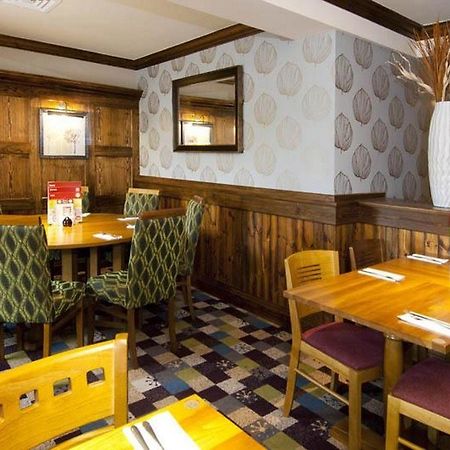 Premier Inn Гластонбері Екстер'єр фото