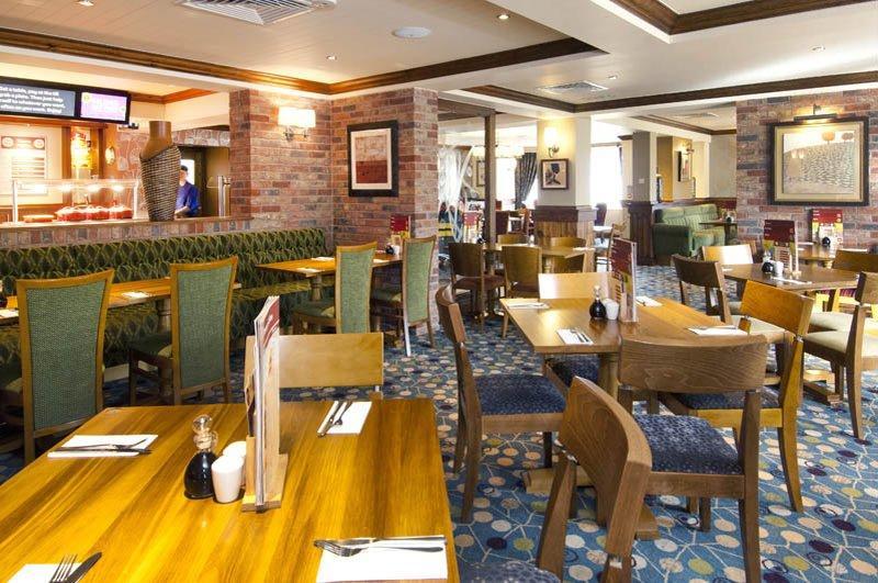 Premier Inn Гластонбері Екстер'єр фото